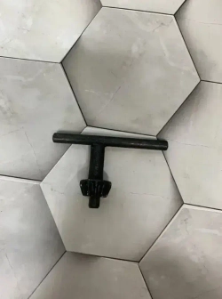 Makita Дрель ударная сетевая электрическая /электродрель 710 Вт, 3200 об.мин, 48000 уд.мин/ударная дрель ручная от сети 6010В