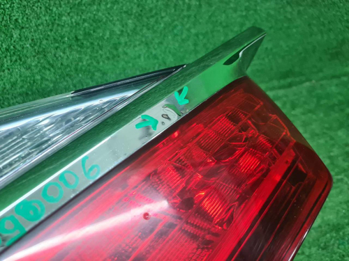 Фонарь левый внутренний Toyota Camry 7 XV50 14-18