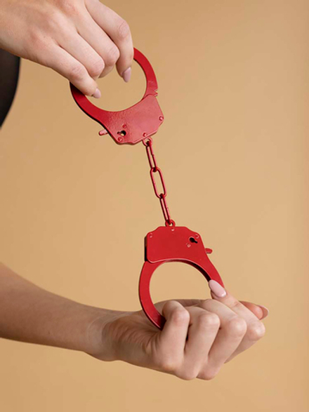 Наручники LeFrivole Handcuffs, металл, красный