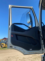 FAW J6 6x6 Седельный тягач CA3250P66K24L1TE5 (Дизельный, 11.1 л, 420 л.с. МТ)