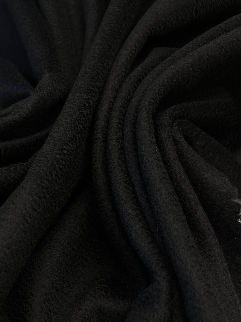 Baby camel (верблюжья шерсть) пальтовая Luigi Colombo черная