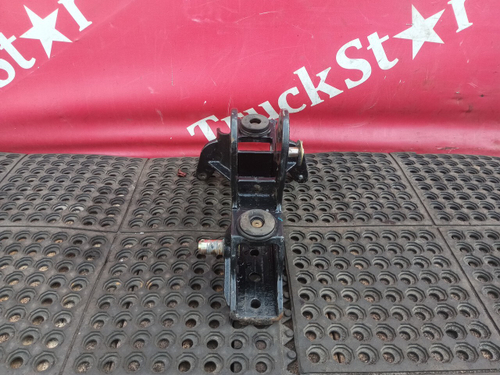 Кронштейн торсиона кабины левый 2023г.