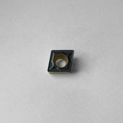CCMT060204-UM FE1130 Пластина токарная