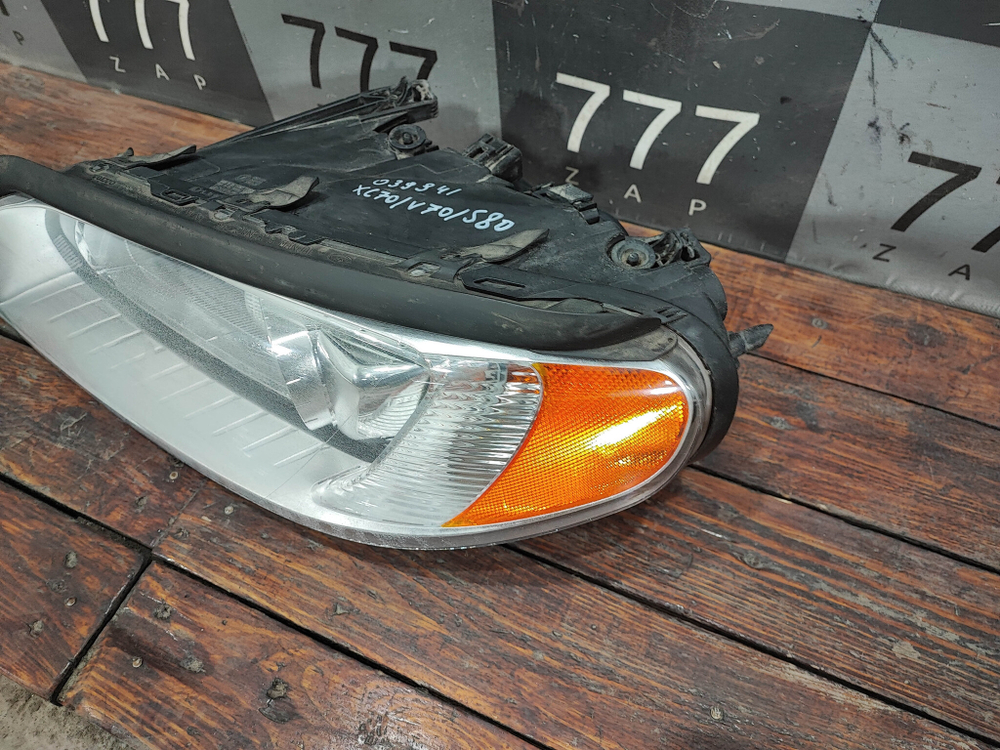 Фара левая Volvo XC70 2 07-16 Б/У Оригинал 31353532