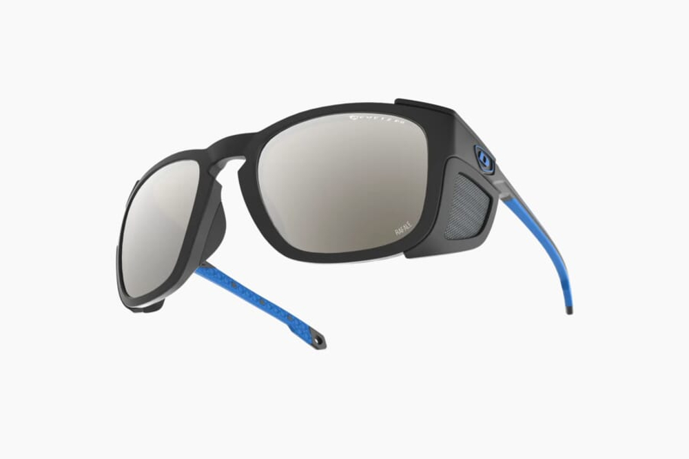 Спортивные очки Demetz Spit-Track / Black Matt / Blue Matt Brown Photochromic With Ice Blue Revo Cat.2 to 4