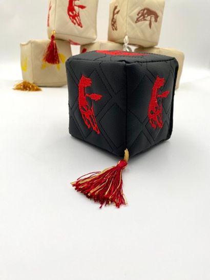 Кубик KAMAZ (экокожа, черный с красной вышивкой)