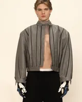 Серая куртка 