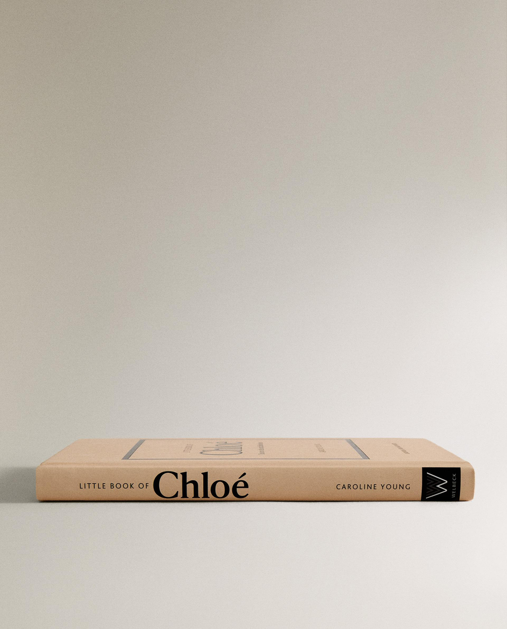 The Little Book of Chlo . Иллюстрированная книга о модном доме Chlo (на английском языке)