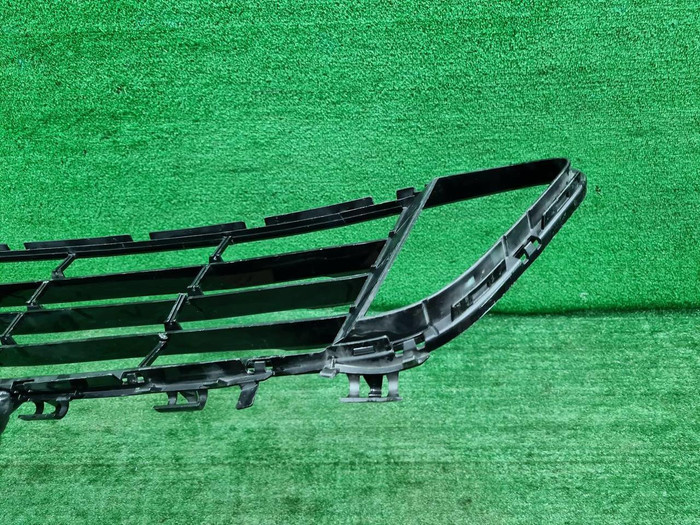 Решетка переднего бампера BMW X1 F48 (2015-2019)