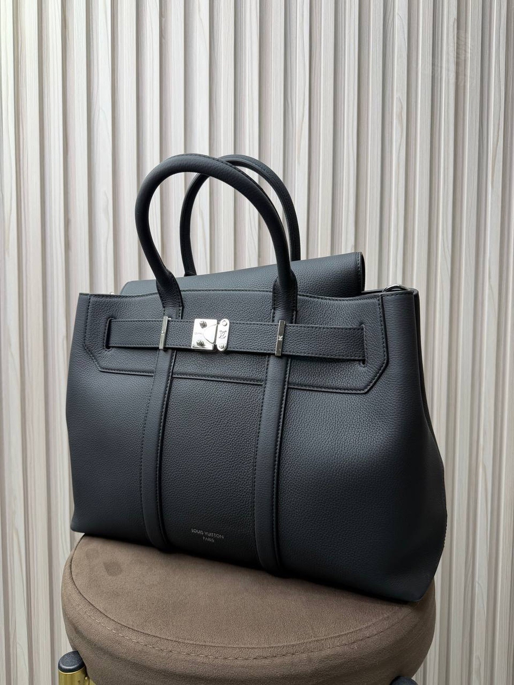 Деловая сумка через плечо Louis Vuitton Georges Tote MM