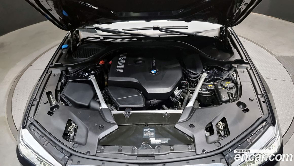 BMW 5 Series (G30) 530i M Sports Plus (09.2019)