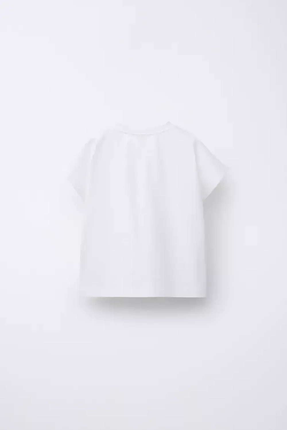 ZARA ФУТБОЛКА С ЦВЕТОЧНОЙ АППЛИКАЦИЕЙ, ЖЕЛТОВАТО-БЕЛЫЙ