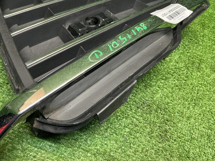 Решетка перед. бампера VW Touareg 3 (18-23) R-line