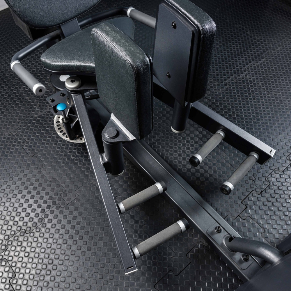 U3021C (E3089) Сведение/Разведение ног сидя. Стек 110 кг