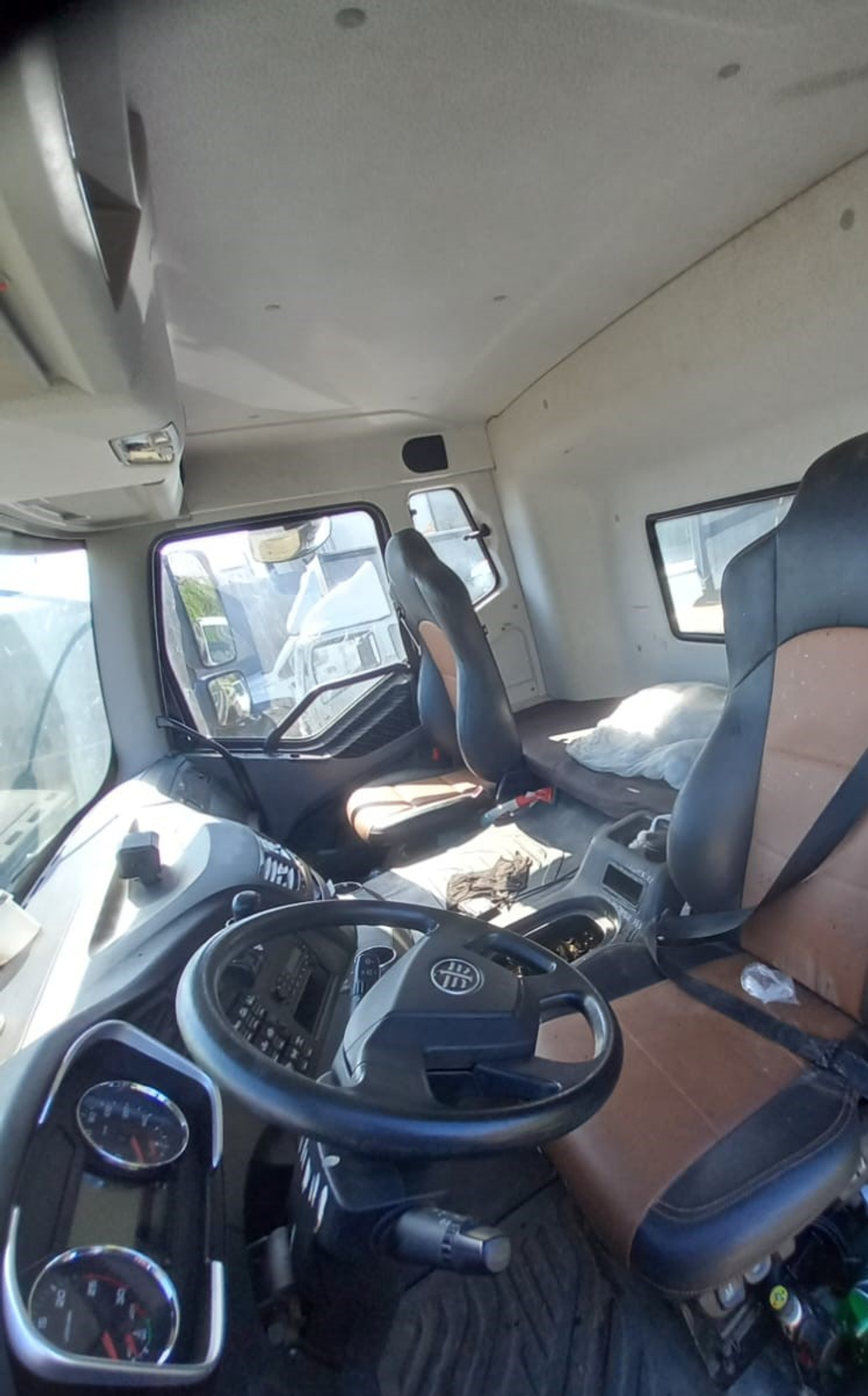 FAW J6 8x4 Самосвал CA3310P66K24T4E5 (Дизельный, 11,1 л, 420 л.с., МТ)