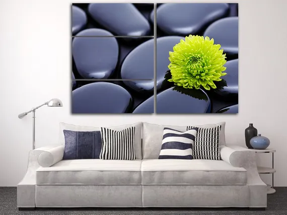 Модульная картина "Цветы на камнях"