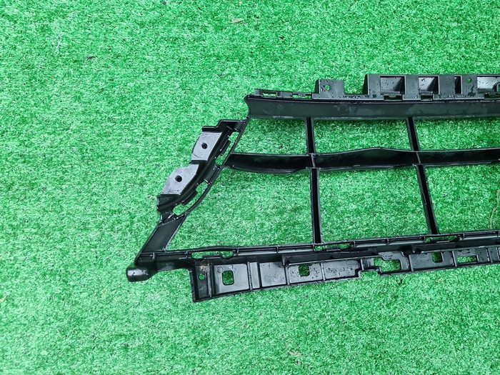 Решетка перед бампера Porsche Panamera 971 (20-24)