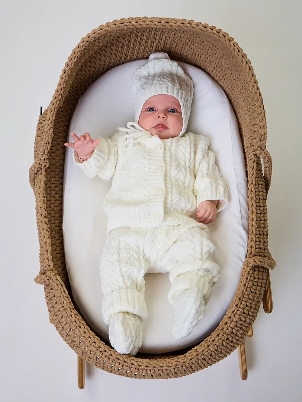 вязаный костюм для новорожденных