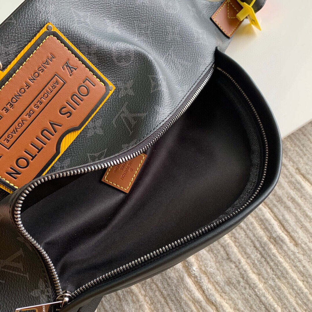 Louis Vuitton Discovery Bumbag