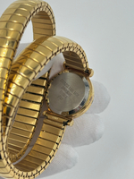 Часы на эластичном браслете