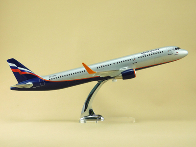 Модель самолета Airbus A321 (М1:100, Аэрофлот,RA-73719, А.Тарковский)