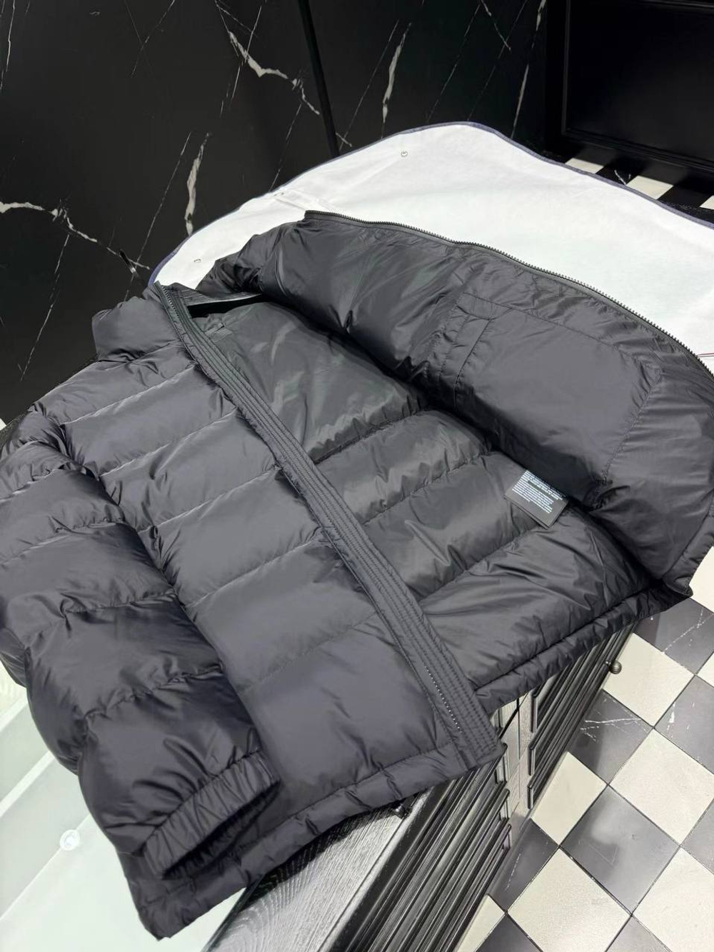 Пуховик Prada