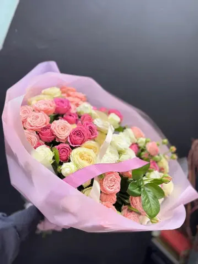 Букет из кустовой розы, 13шт