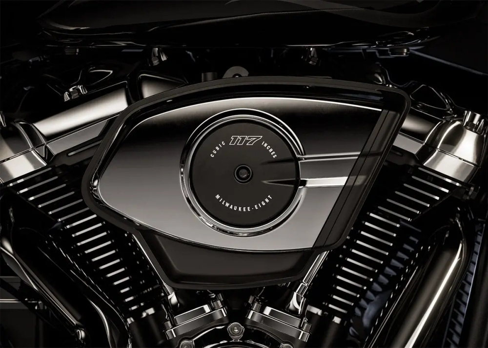 BREAKOUT 117 (VIVID BLACK) 2025