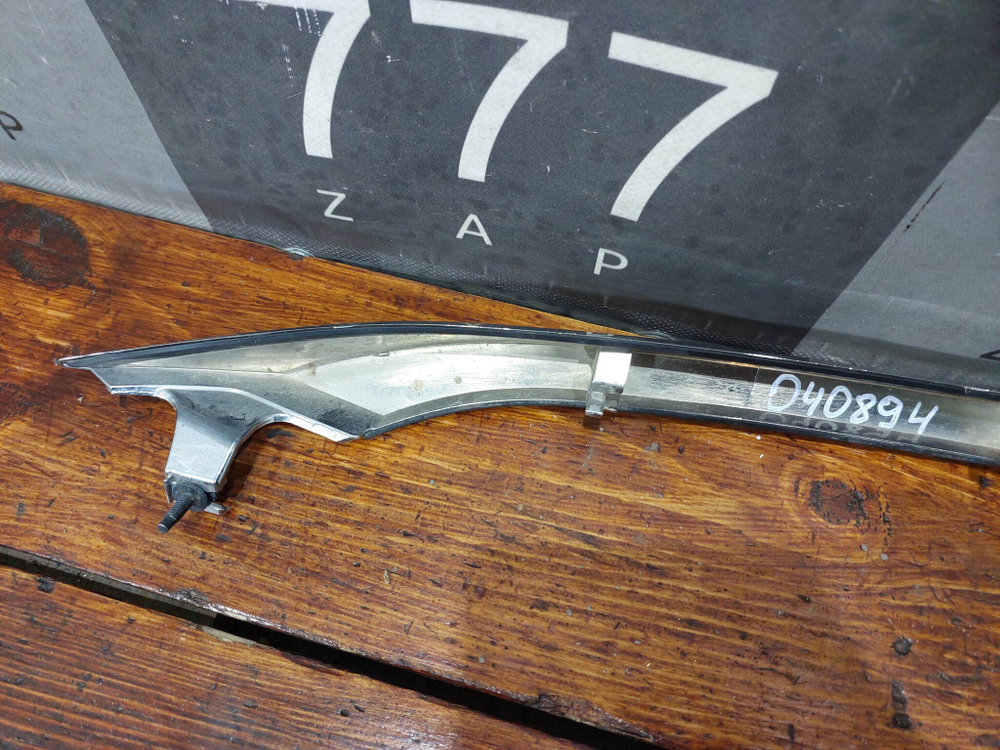 Молдинг Накладка крышки багажника Infiniti QX50 2 17-нв Б/У Оригинал 908105NA0A