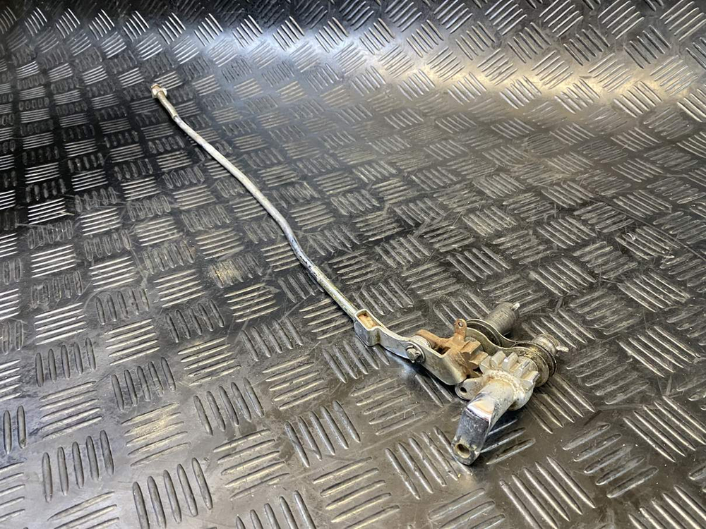 Тяга заднего тормоза Suzuki Intruder VS750 VR51A