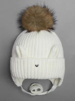 Шапка зимняя с помпоном и ушками для девочки