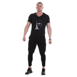 Мужская футболка с v-вырезом черная с принтом Sesmik V002