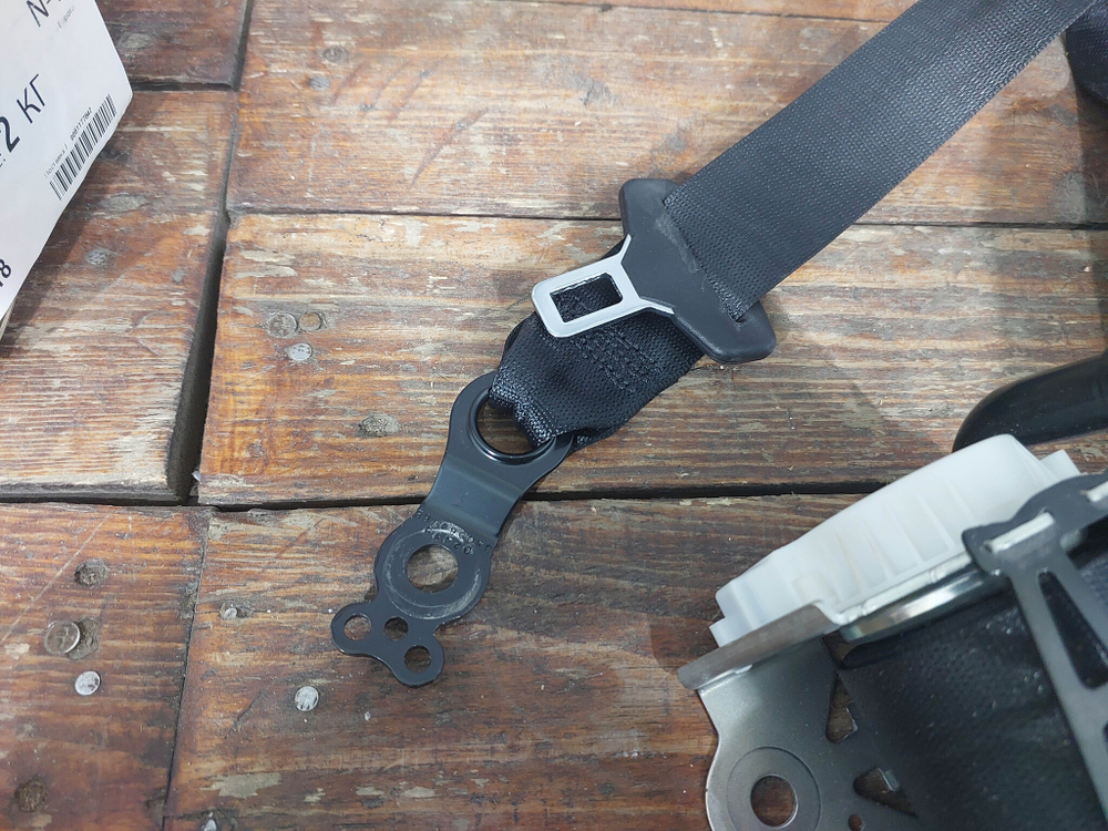 Ремень безопасности задний левый C-Class (W205) 14-21 Б/У Оригинал A2058600585