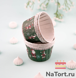 Формы бумажные с ламинацией «Маффин» 50х40 мм (Зеленые с дедом морозом) 100 шт