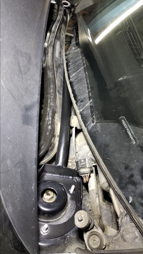 Распорка передних стоек (цельная) Seat Leon 2 (ПОД ЗАКАЗ)