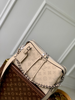 Louis Vuitton Hand It All PM
