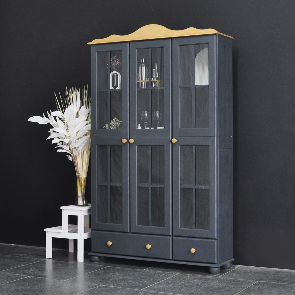 Шкаф витрина Бритта трехдверный серый/антик