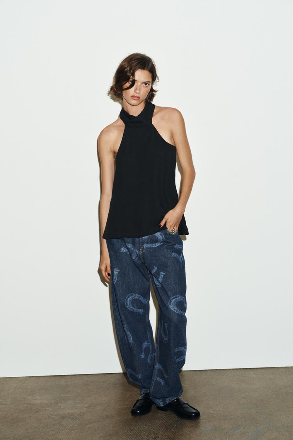 ZARA ТОП С ГОРЛОВИНОЙ ХАЛТЕР И ЗАВЯЗКАМИ, ЧЕРНЫЙ