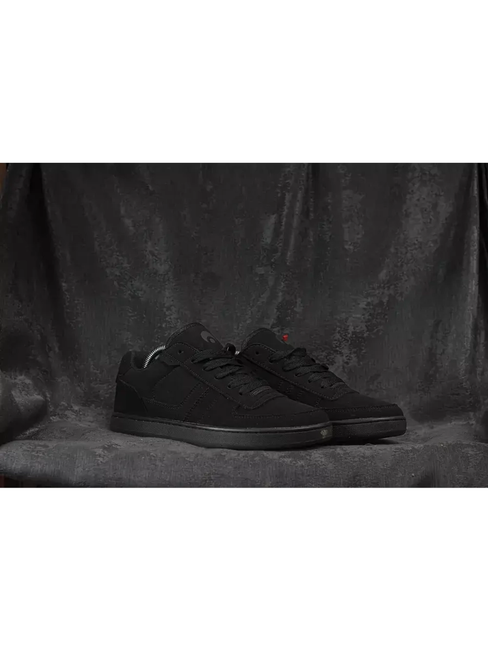 Дутые кеды Relic от Savitar Shoes Company
