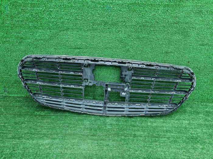 Решетка радиатора Mercedes S W223 (2020-н.в.)