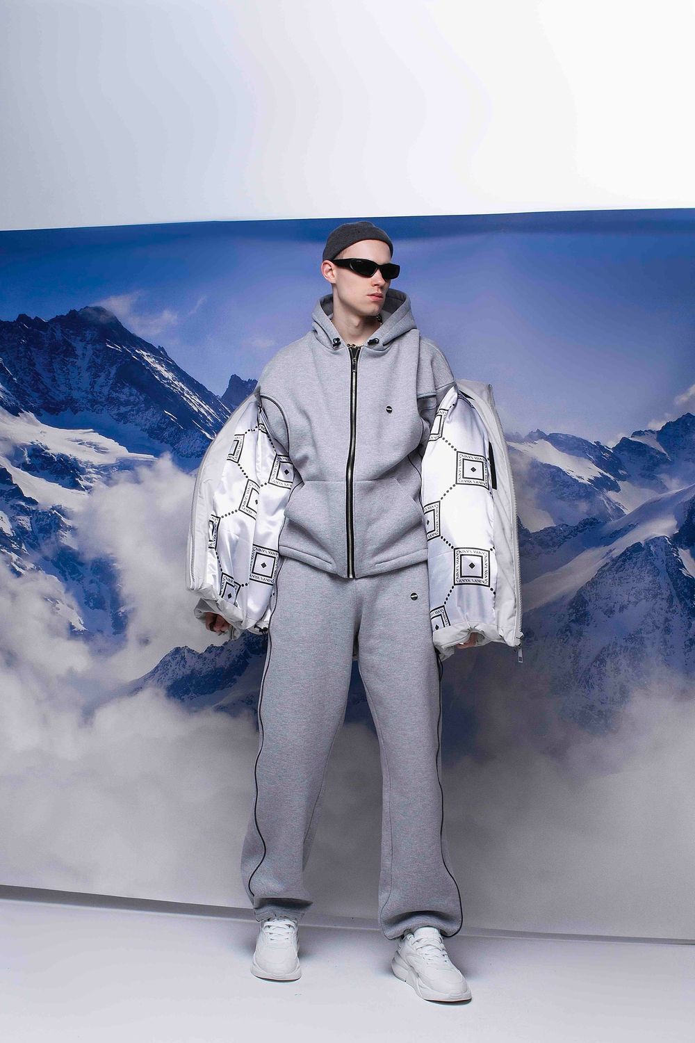 Пуховик VNVA NAO-1 Moon