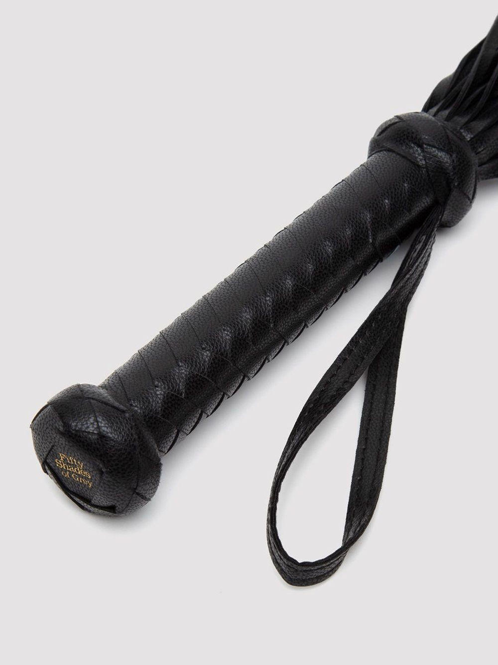 Черный кожаный флоггер Bound to You Faux Leather Flogger - 63,5 см. (Цвет: черный)