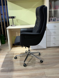 Кресло офисное 2902-1 582045##Black color LEATHER