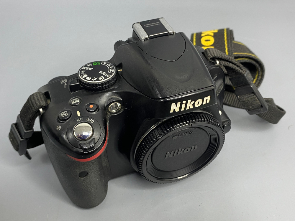 Nikon D5100 Kit 18-55mm 30.000 кадров