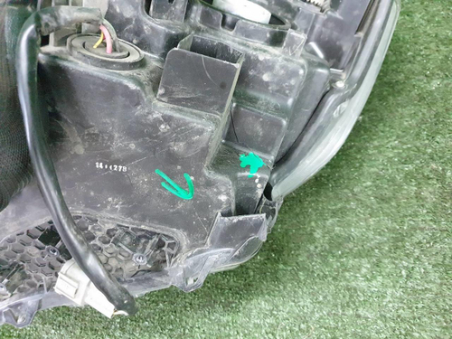 Битая Фара правая Nissan X-Trail T32 (2013-2019) галоген