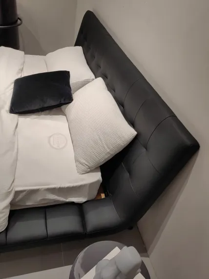 Кровать Onda 180х200 см, черная кожа