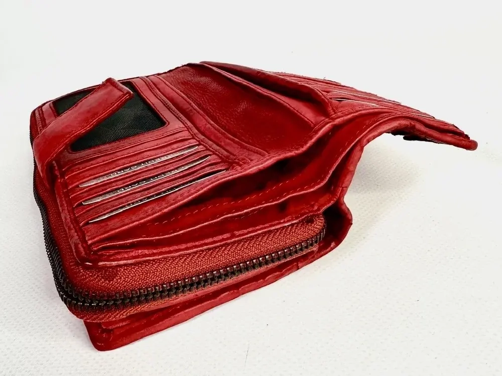 Женский кошелек из натуральной винтажной кожи красного цвета