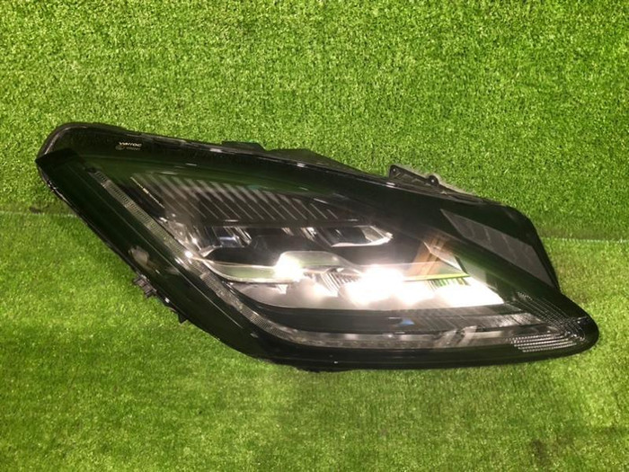 Фара правая Jaguar E-PACE (2017-2021) LED