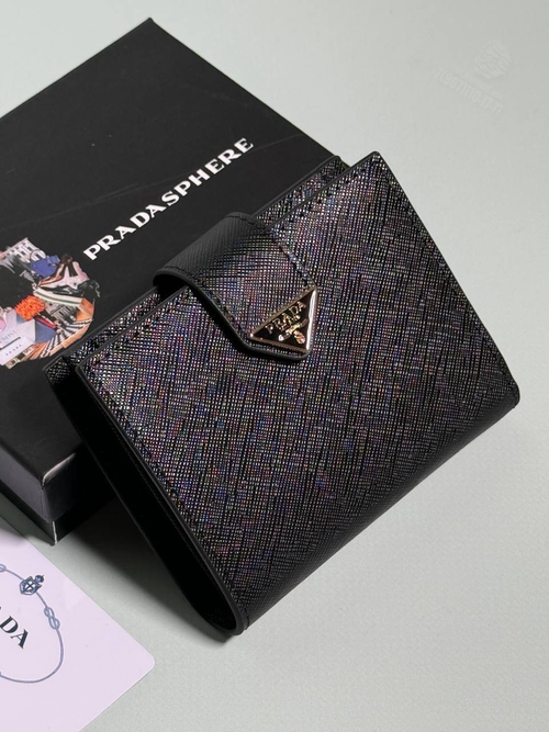 Кошелёк Prada