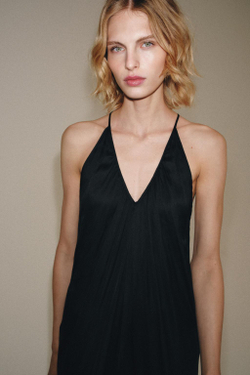 ZARA АТЛАСНОЕ ПЛАТЬЕ СО СБОРКАМИ — ZW COLLECTION, ЧЕРНЫЙ